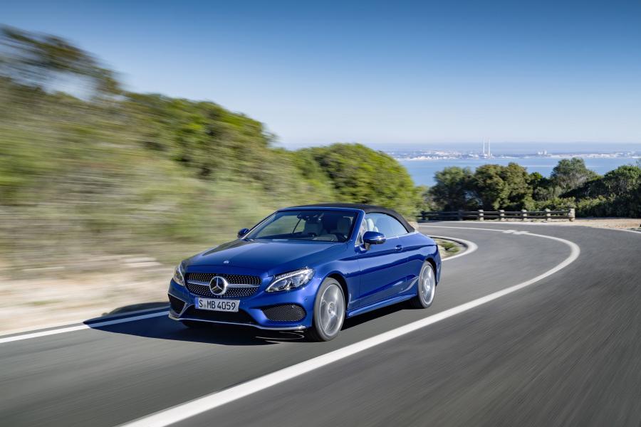  Mercedes-Benz C400 4Matic Cabriolet AMG Line 2016 года  (фото 2 из 30)